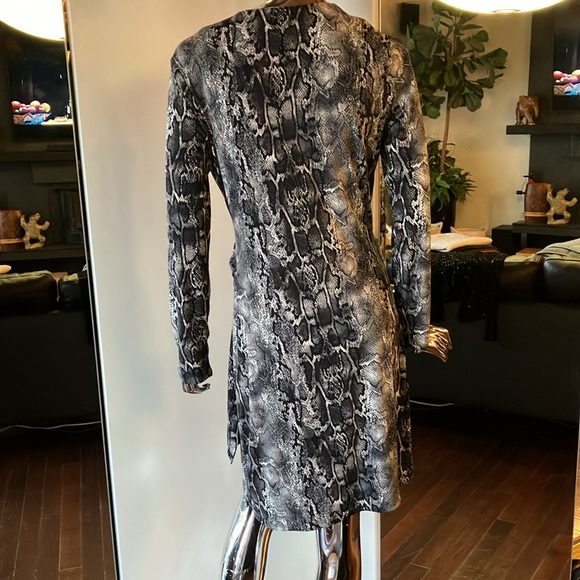 Faux snake print dress - Picture 6 of 6